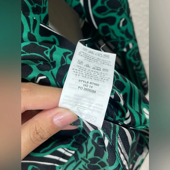 J. Crew Green Black Retro Floral Popover Blouse Top Women’s 2 Summer Business - Picture 9 of 15